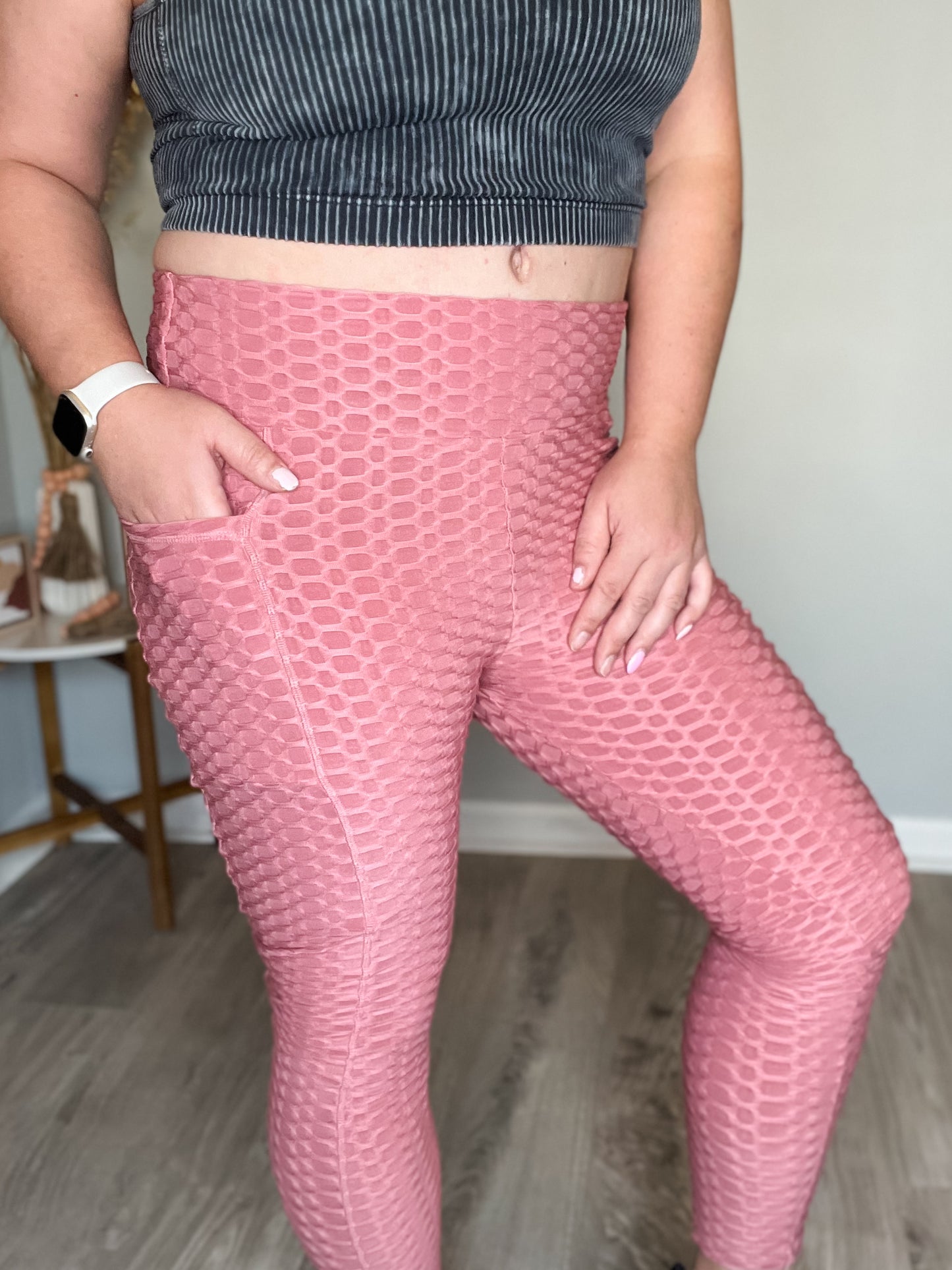 Textured butt scrunch leggings