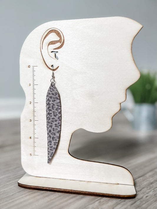 Genuine leather feather earrings (grey animal)